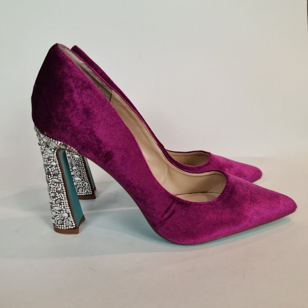 Betsey Johnson CORIE Magenta Velvet Crystal Embellished Block Heel Pumps 9M Prom